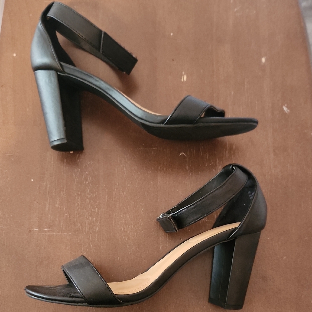 ✨️ 2/$20 // LANE BRYANT: Strap Heels